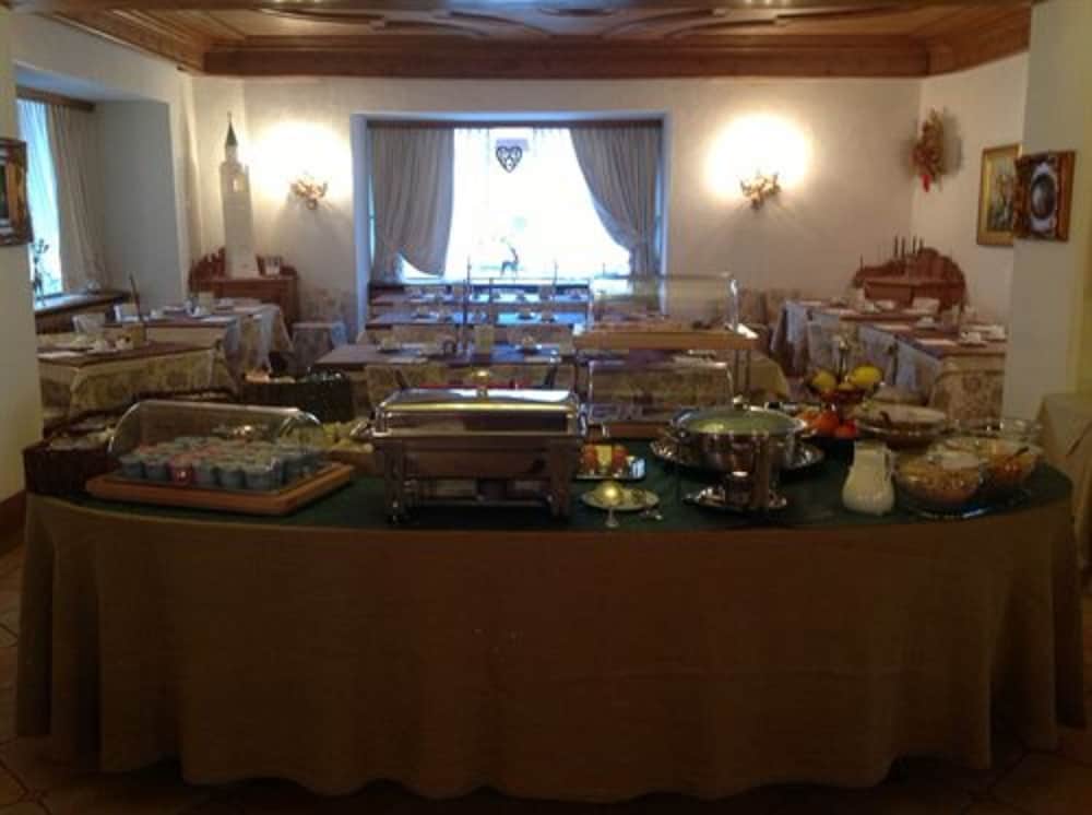 

Palermo - Cortina d'Ampezzo - Hotel Aquila