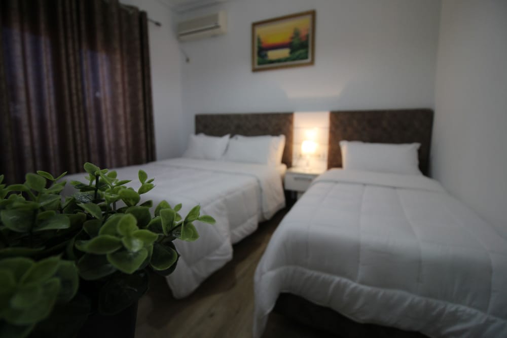 

Napoli - Sarandë - Julia Hotel