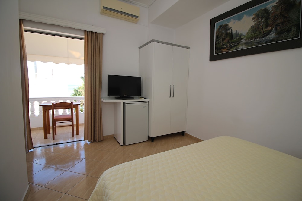 

Bologna - Sarandë - Julia Hotel