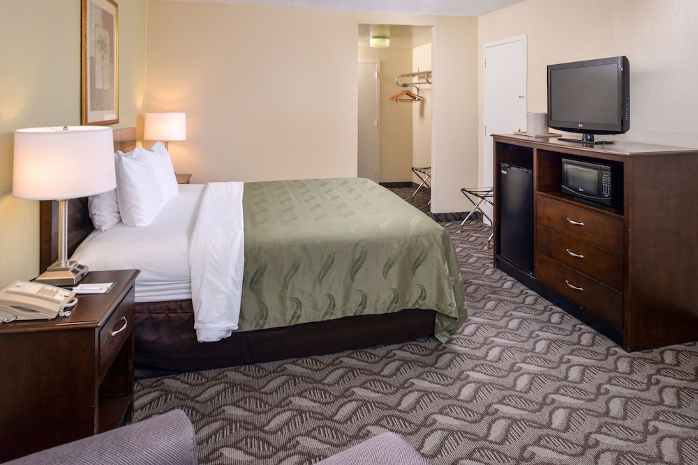 

Roma - Whittier (CA) - Quality Inn & Suites Montebello - Los Angeles