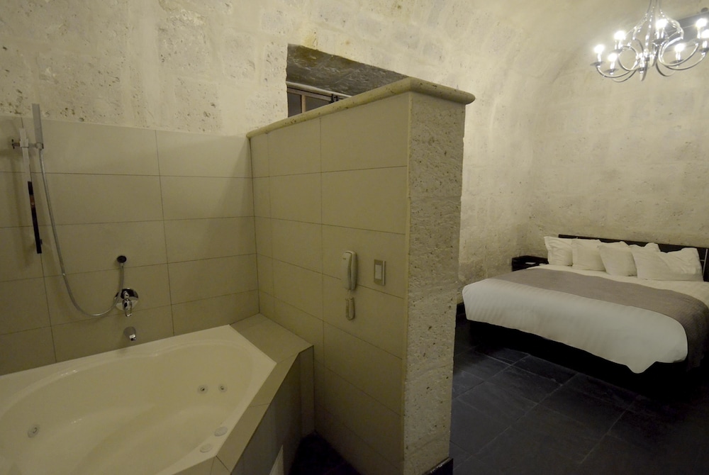 

Milano - Arequipa - qp Hotels Arequipa