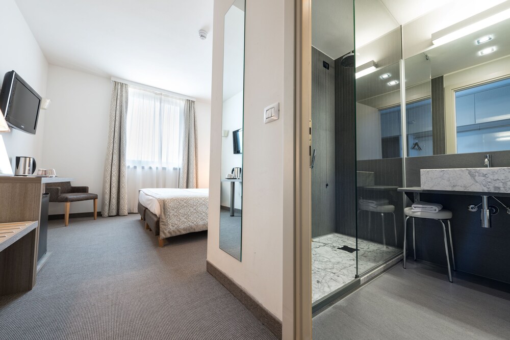 

Cagliari - Villafranca di Verona - DB HOTEL VERONA, AIRPORT CONGRESS & SPA