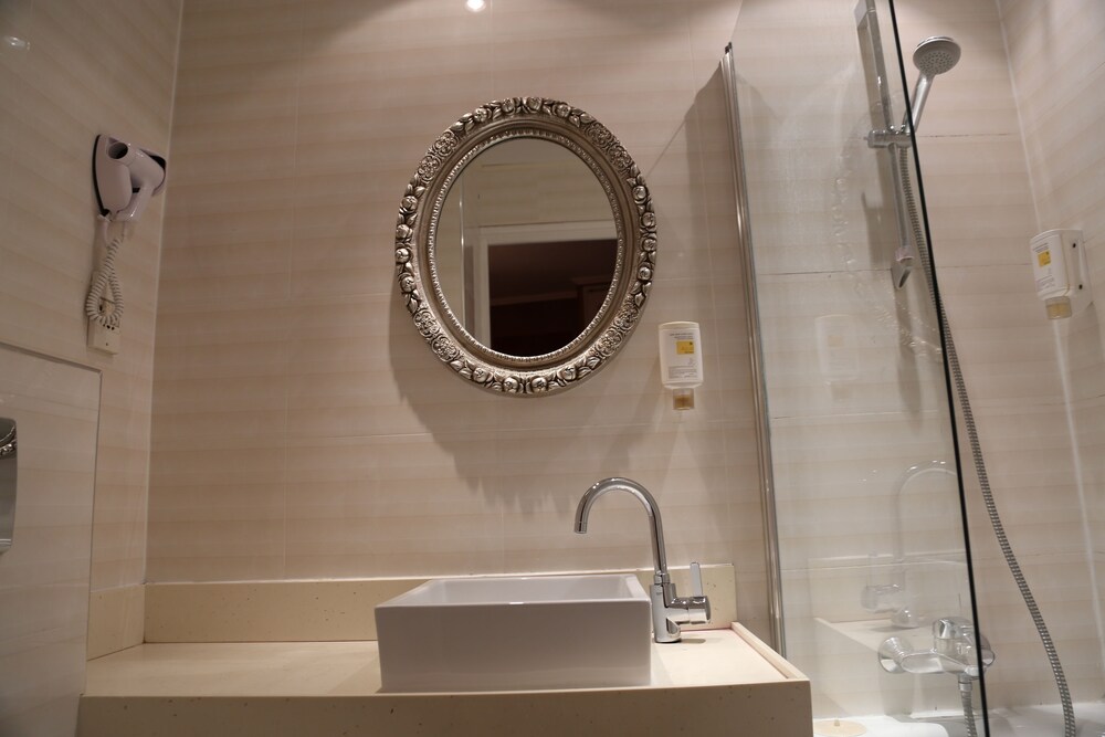 

Ancona - Suresnes - Hôtel Princesse Isabelle