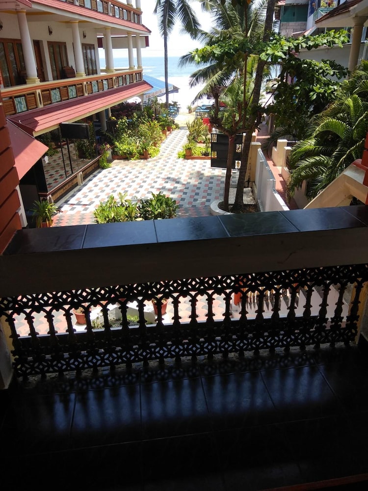 

Milano - Kovalam, Kerala - Beach Florra Inn