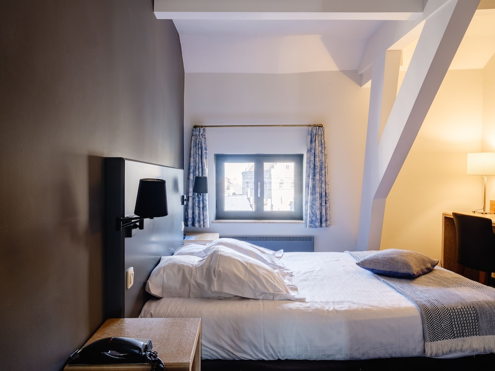 

Napoli - Gent - Hotel Gravensteen