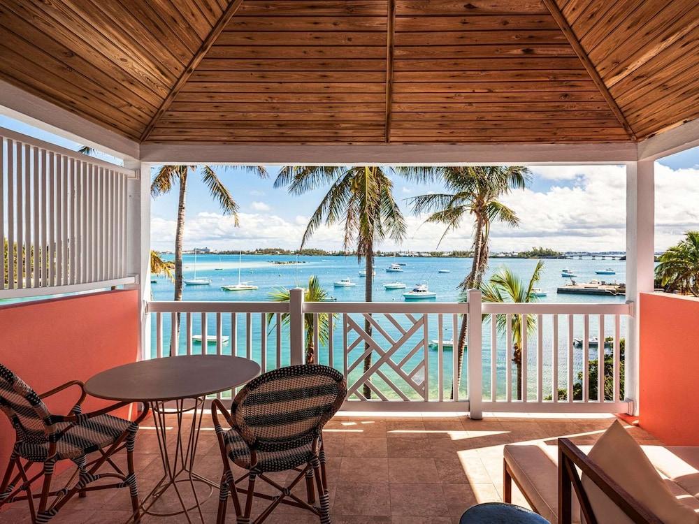 

Milano - Hamilton - Cambridge Beaches Resort & Spa
