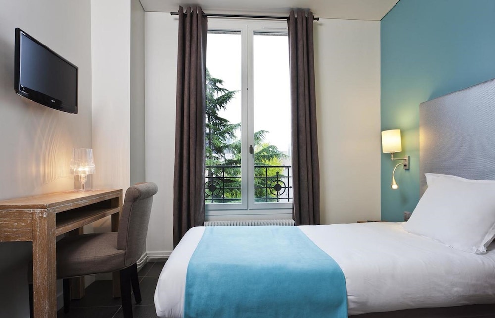 

Verona - Nanterre - Hotel Douglas