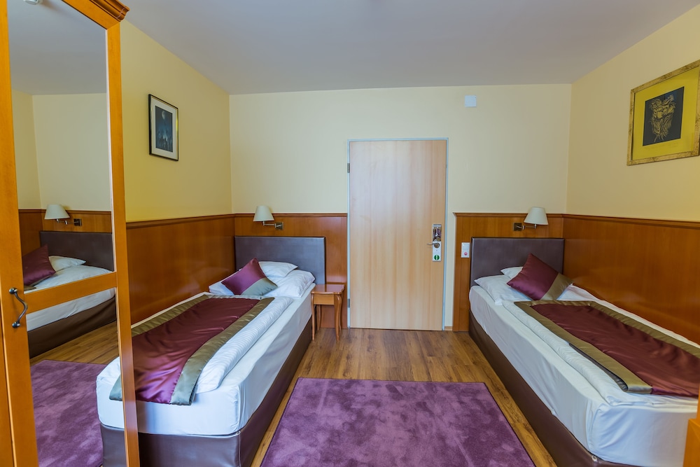 

Bari - Sopron - Pannonia Hotel