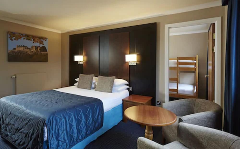 

Bari - Stirling - Stirling Highland Hotel- Part of the Cairn Collection