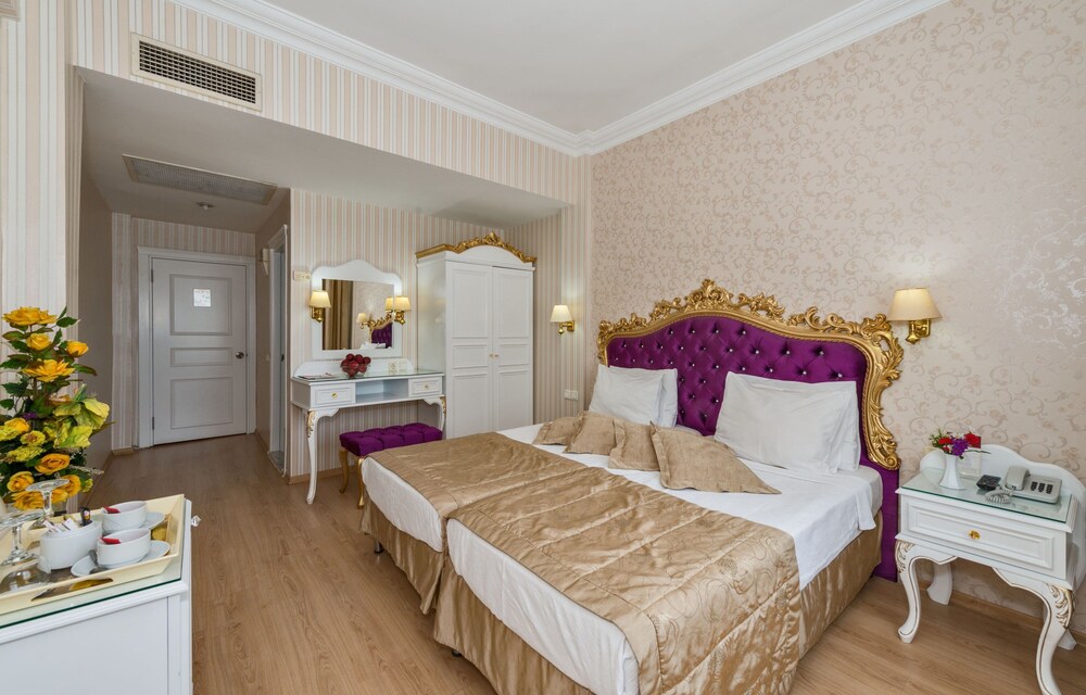 

Napoli - Istanbul - Santa Sophia Hotel - İstanbul