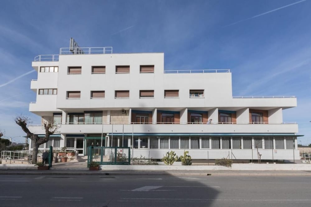 

Cagliari - Bari - Hotel La Baia