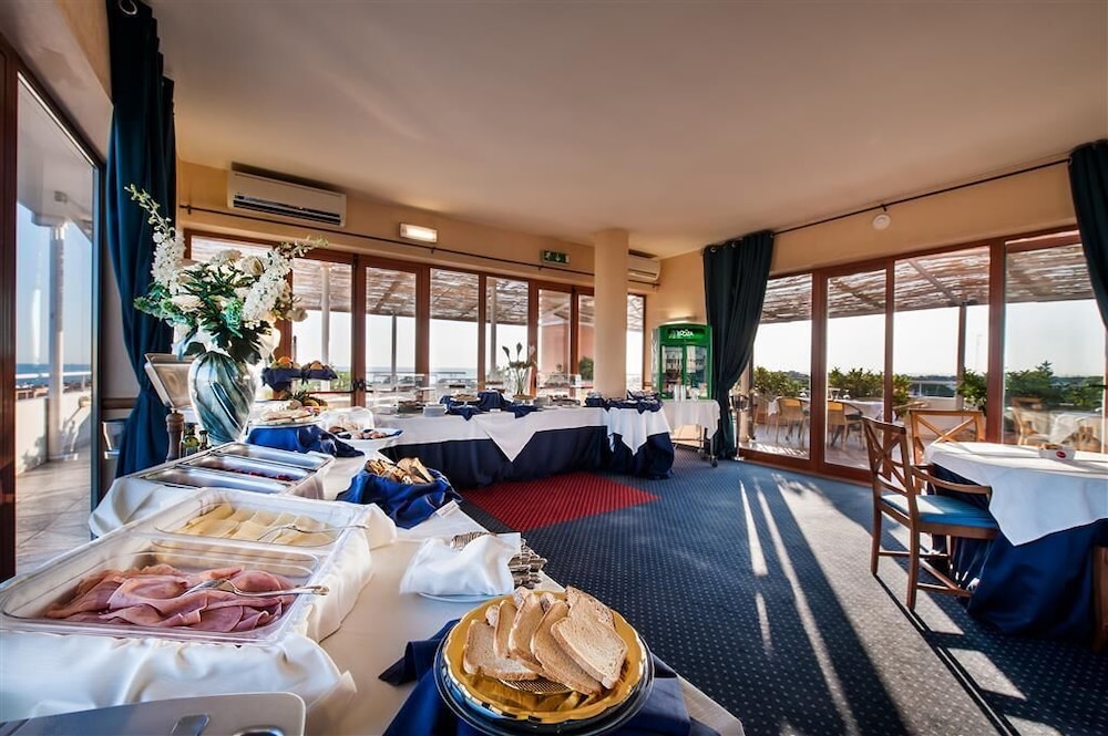 

Milano - Giovinazzo - Hotel La Baia
