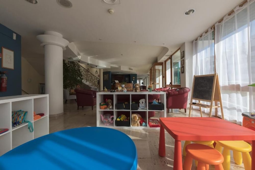 

Milano - Giovinazzo - Hotel La Baia