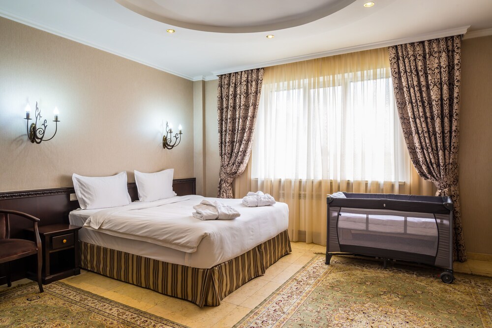 

Milano - Almaty - Royal Petrol Hotel