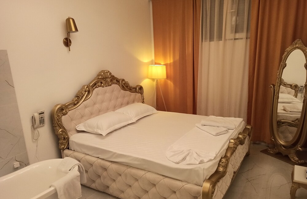 

Milano - Pristina - Hotel Gloria
