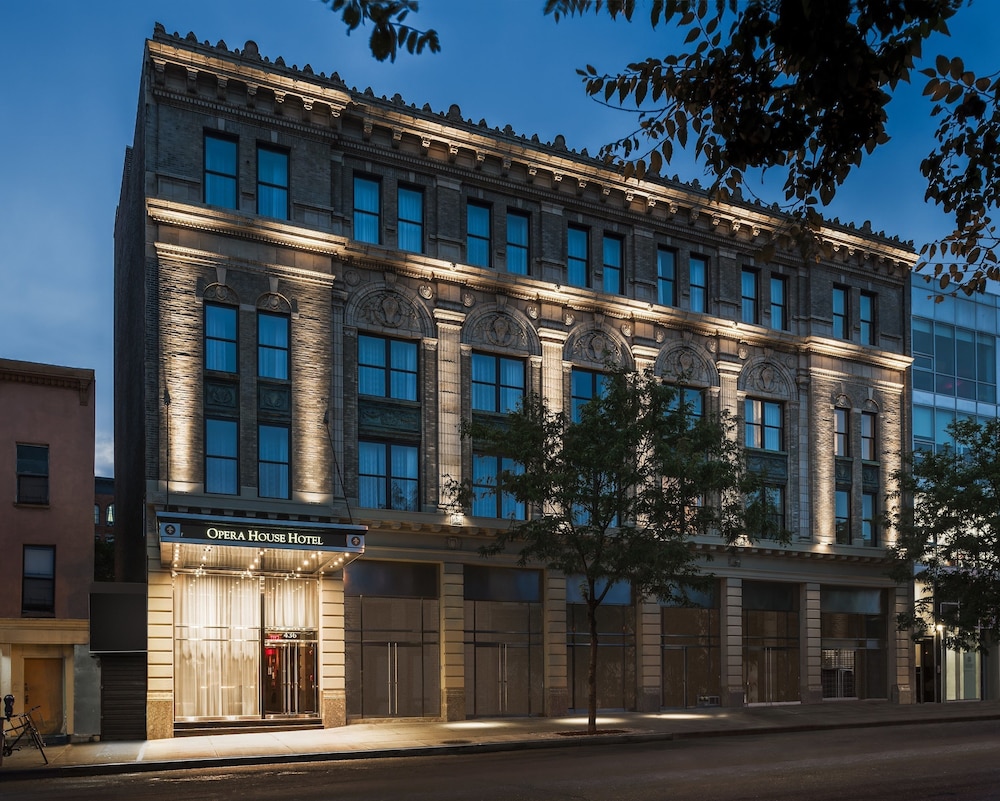 

Napoli - Bronx - Opera House Hotel
