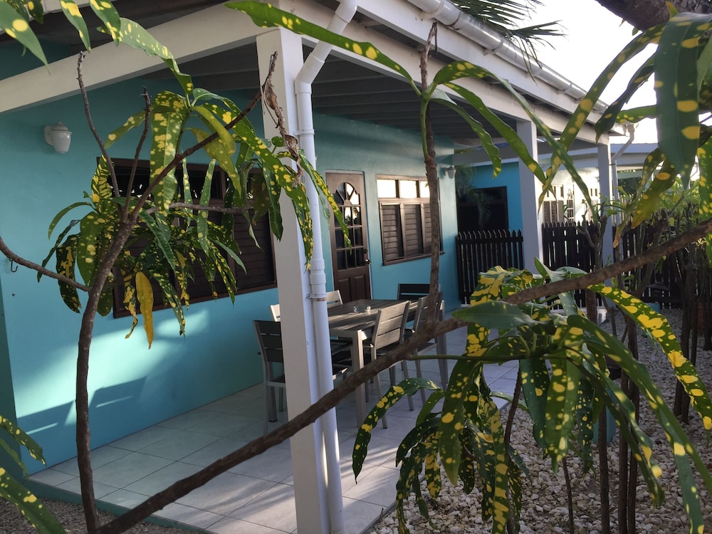 

Milano - St. John's - Buccaneer Beach Club