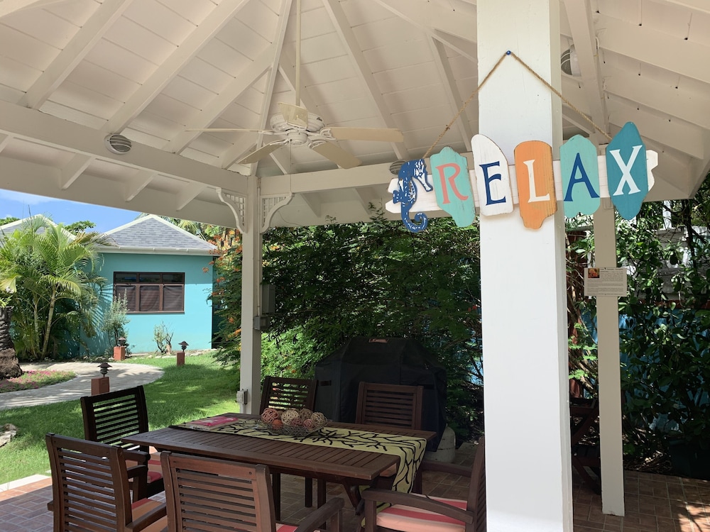 

Venezia - St. John's - Buccaneer Beach Club