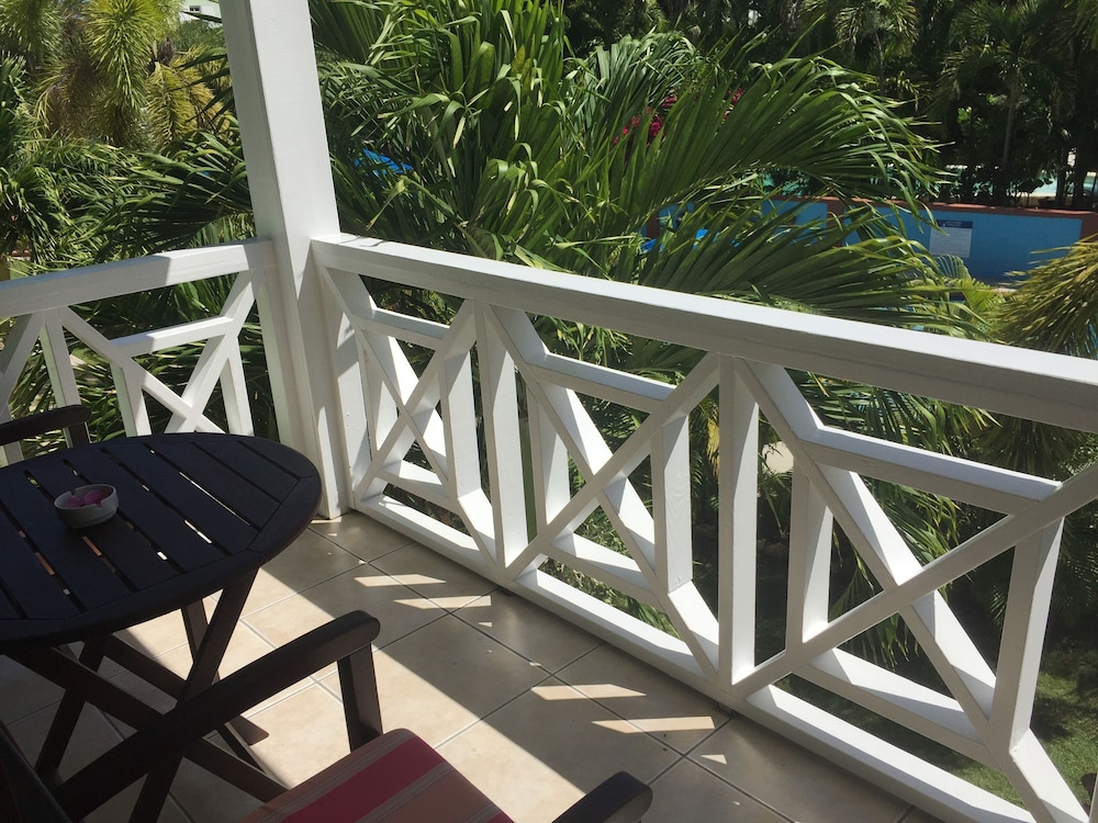 

Venezia - St. John's - Buccaneer Beach Club