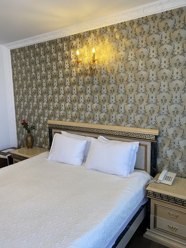 Malmö - Pristina - Hotel Adria