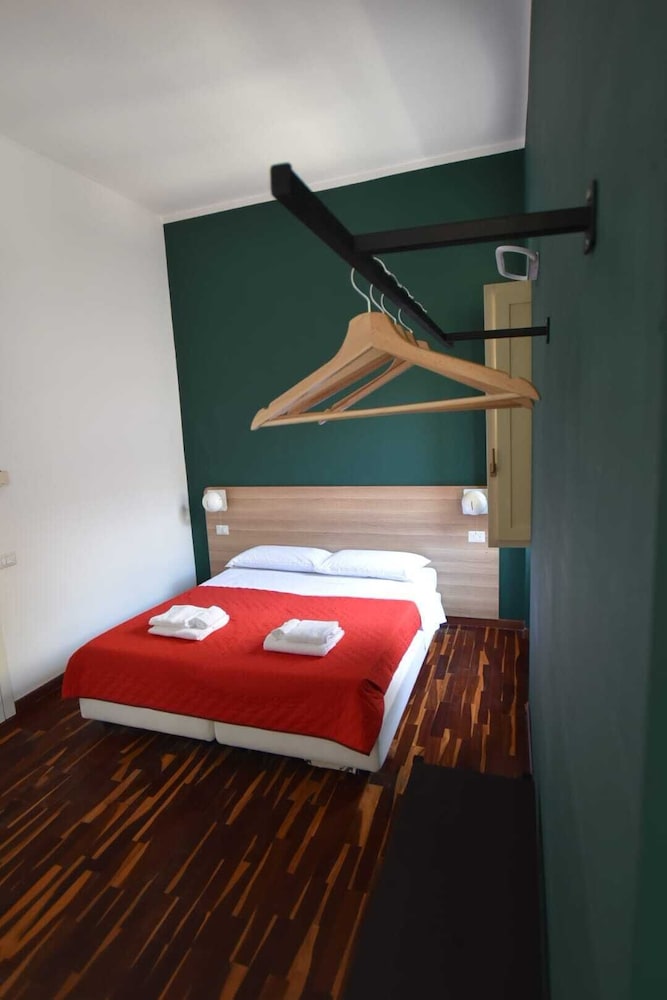 

Milano - Matera - Il Piccolo Albergo Matera