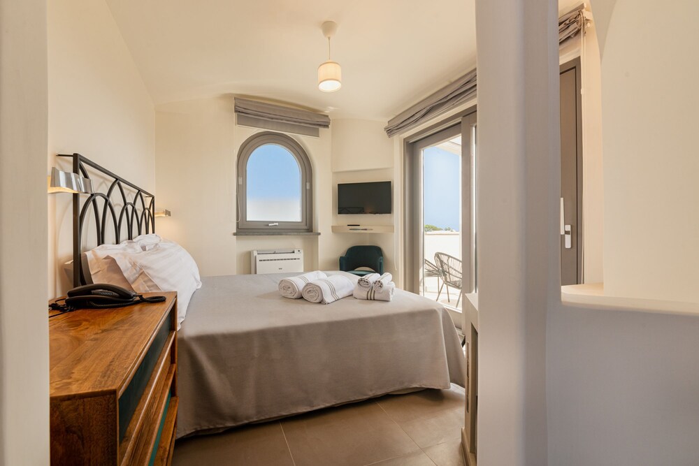 

Milano - Monte di Procida - Insula Boutique Hotel