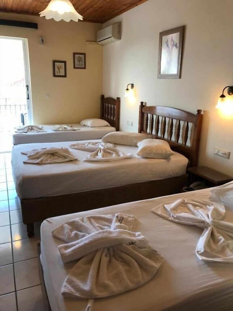 

Brindisi - Laganas - Village Inn Studios & Family Apartments