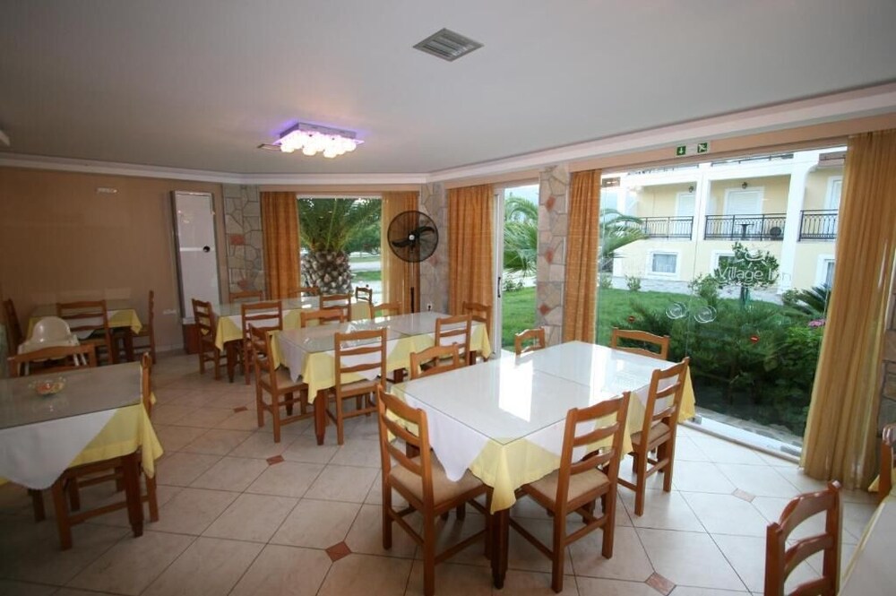 

Roma - Tsilivi - Village Inn Studios & Family Apartments