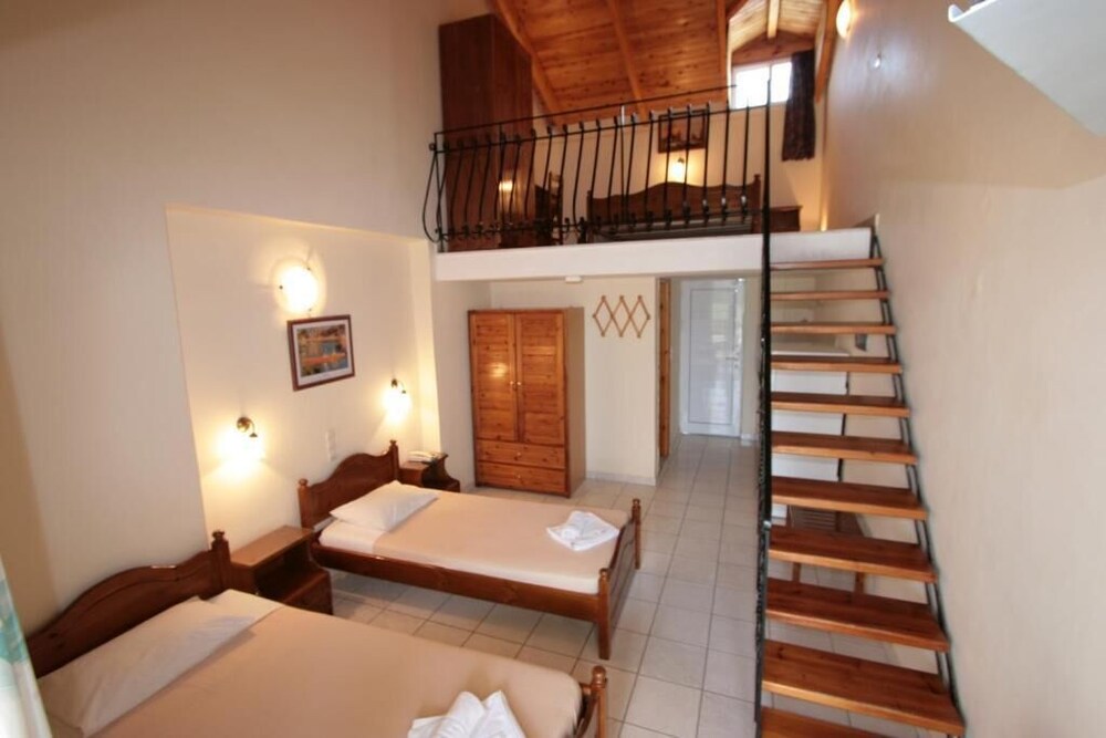 

Roma - Tsilivi - Village Inn Studios & Family Apartments