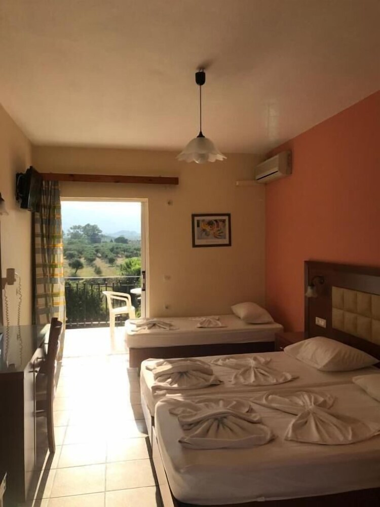 

Bologna - Laganas - Village Inn Studios & Family Apartments