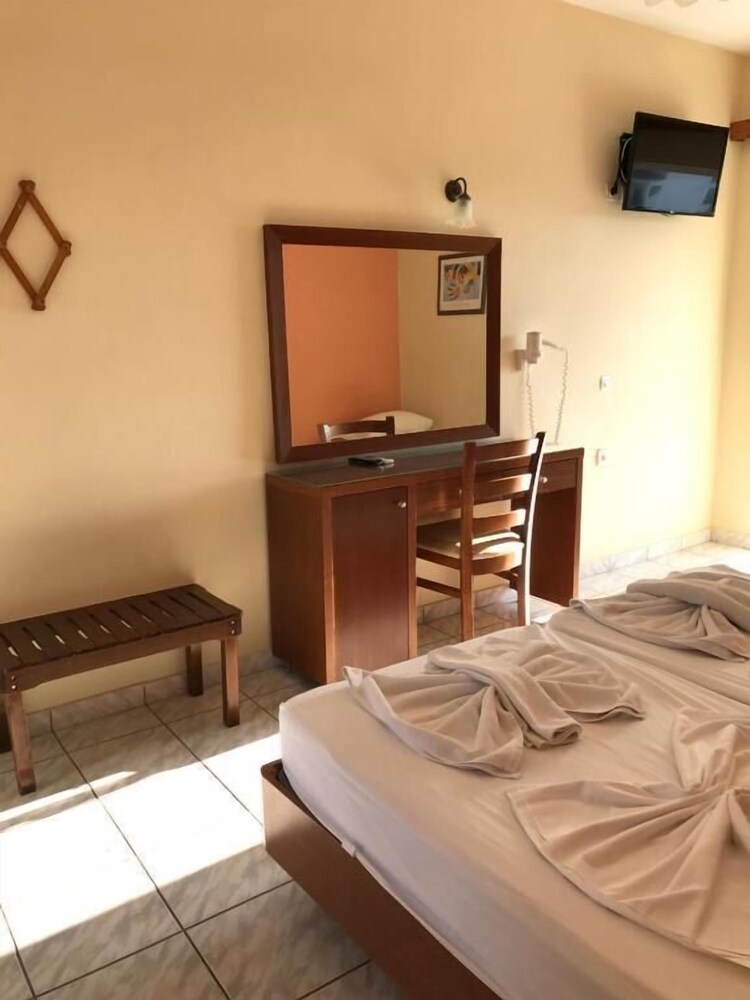 

Roma - Laganas - Village Inn Studios & Family Apartments