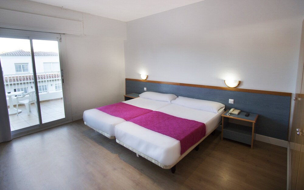 

Bologna - Calafell - Hotel Brisamar Suites