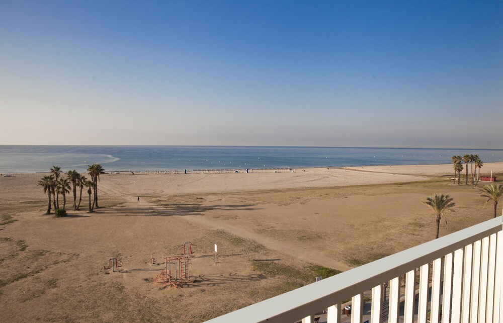 

Milano - Calafell - Hotel Brisamar Suites