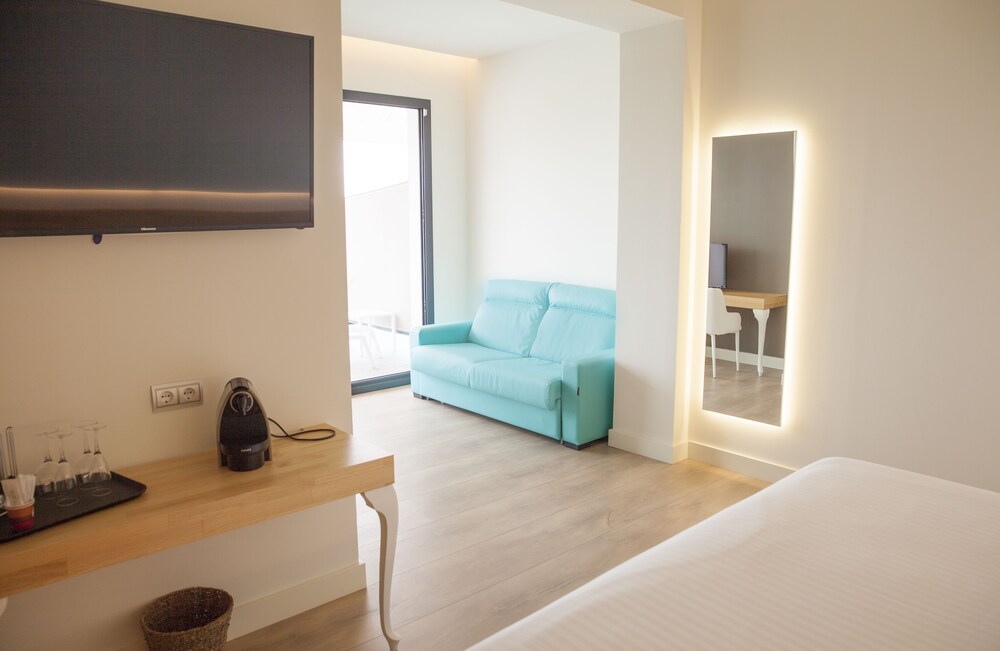 

Napoli - Calafell - Hotel Brisamar Suites
