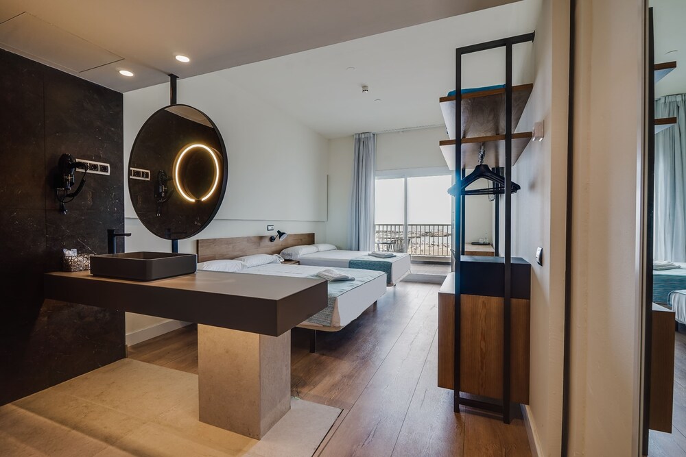 

Milano - Coma-Ruga - Hotel Brisamar Suites