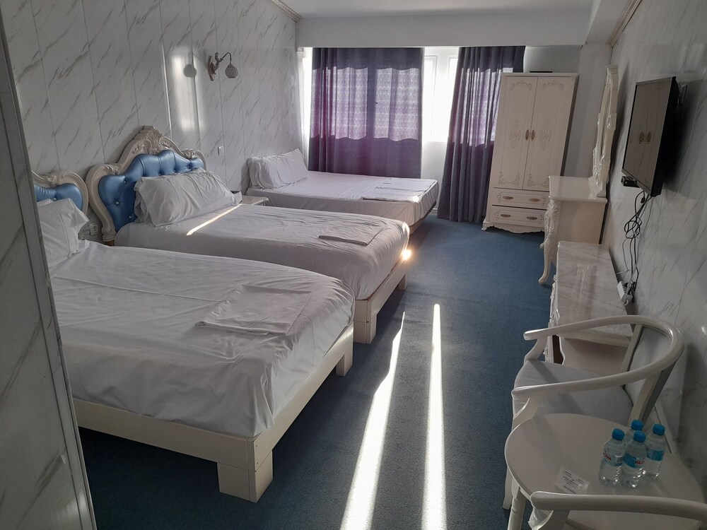 

Pisa - Paterna - Hotel Aviación
