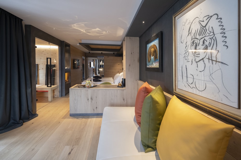 

Palermo - Selva di Val Gardena - Locanda degli Artisti Art Hotel