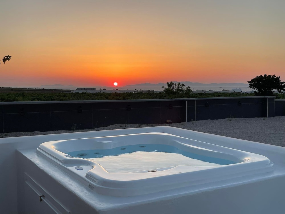 

Napoli - Santorini, Isole Greche - Anemi Vine Villas