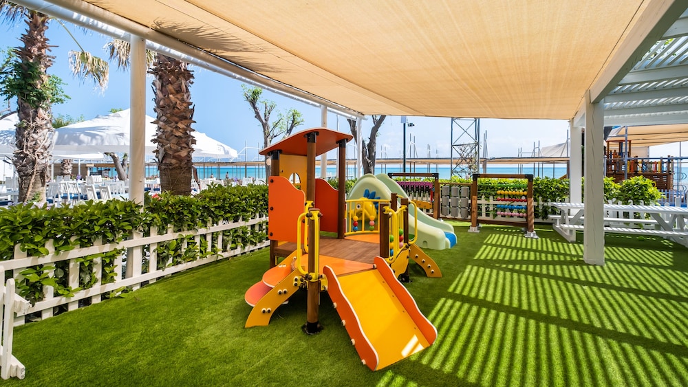 

Milano - Boğazkent - Orange County Belek
