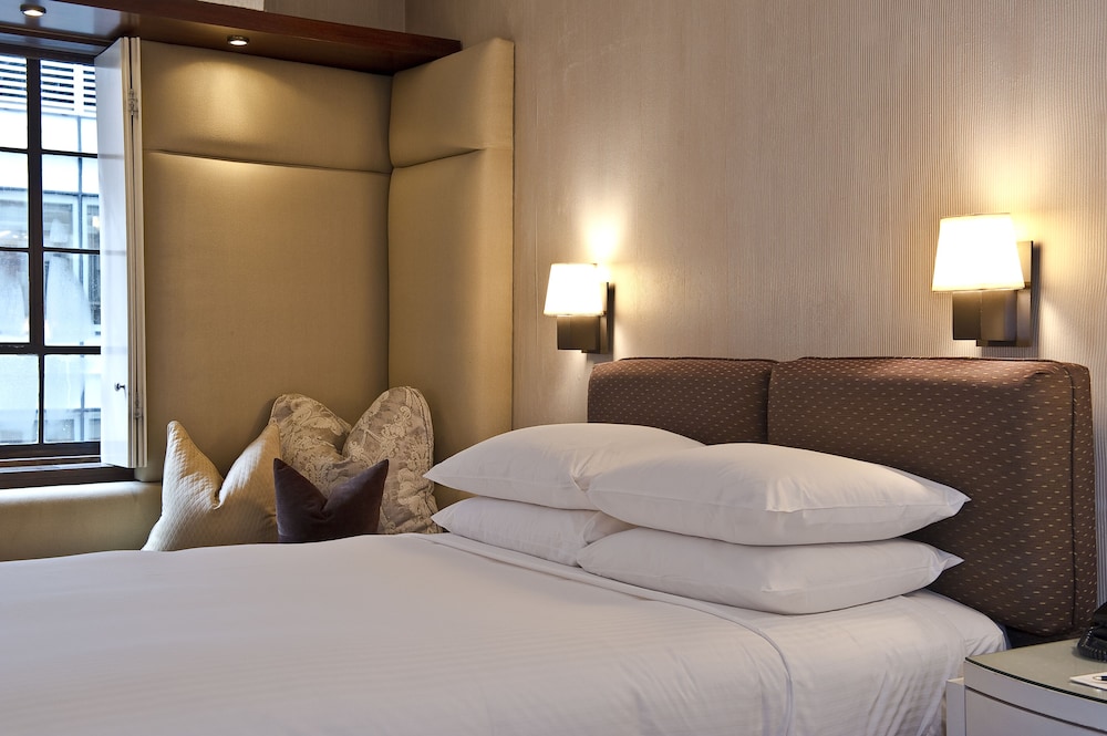 

Catania - Jersey City - City Club Hotel