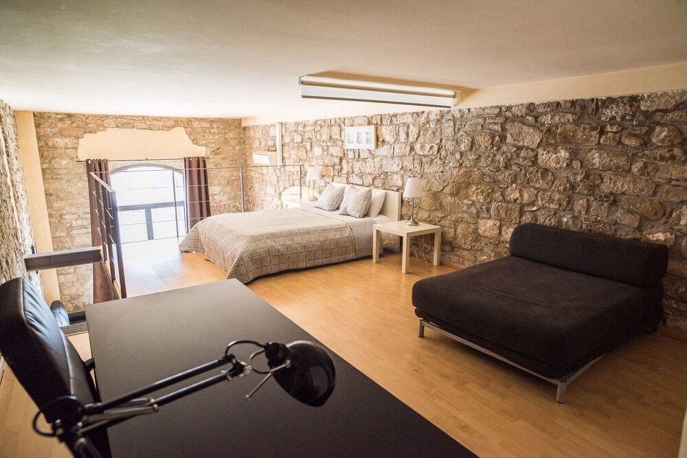 

Verona - Manresa - Urbi Apartments