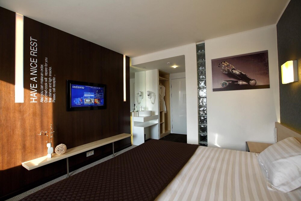 

Bologna - Bishkek - Hotel Futuro Bishkek