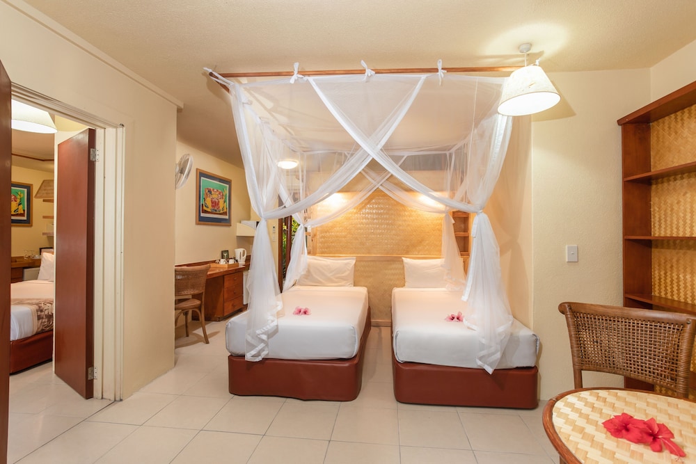 

Roma - Rarotonga - The Rarotongan Beach Resort & Lagoonarium