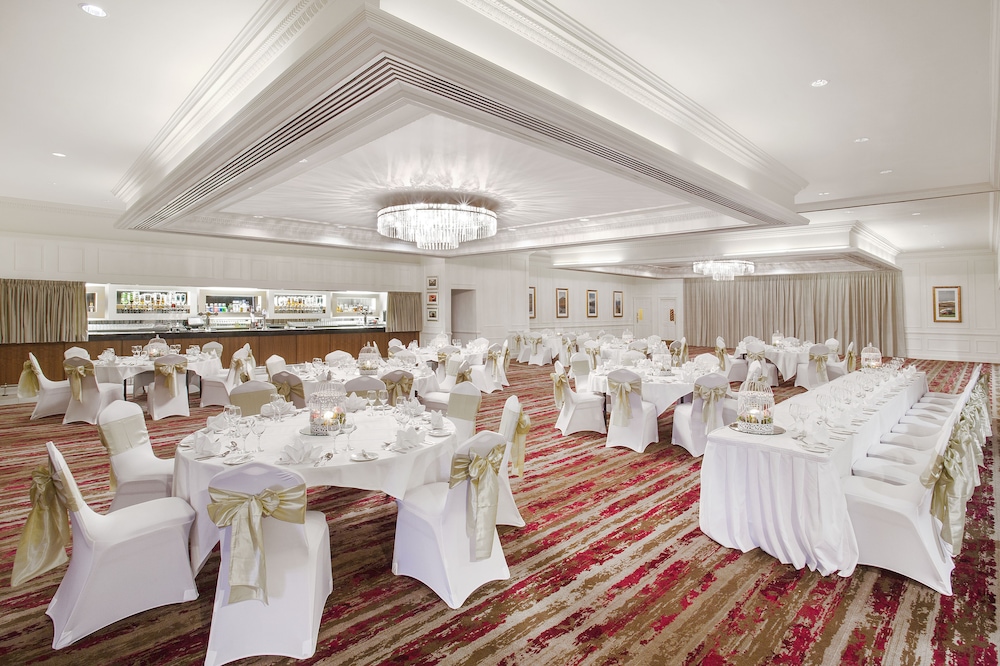 

Pisa - Aberdeen - Leonardo Hotel and Conference Venue Aberdeen Airport