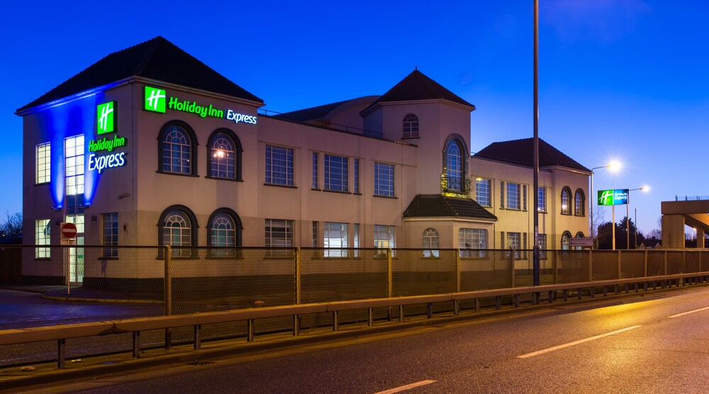 

Torino - Enfield - Holiday Inn Express London Chingford-Nth Circular