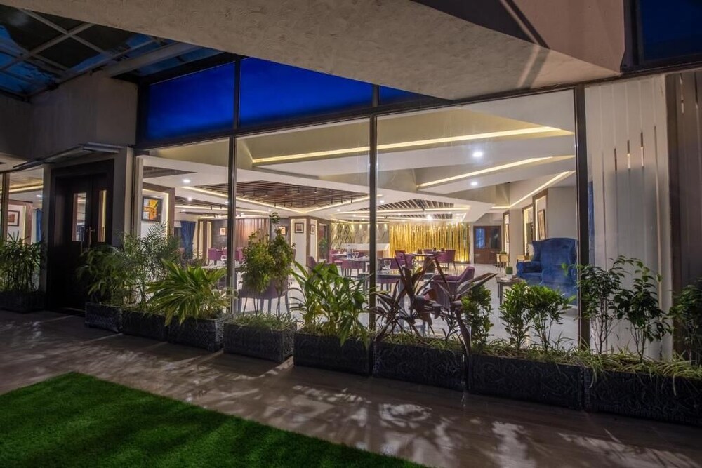 

Napoli - Islamabad - Legend Hotel Islamabad