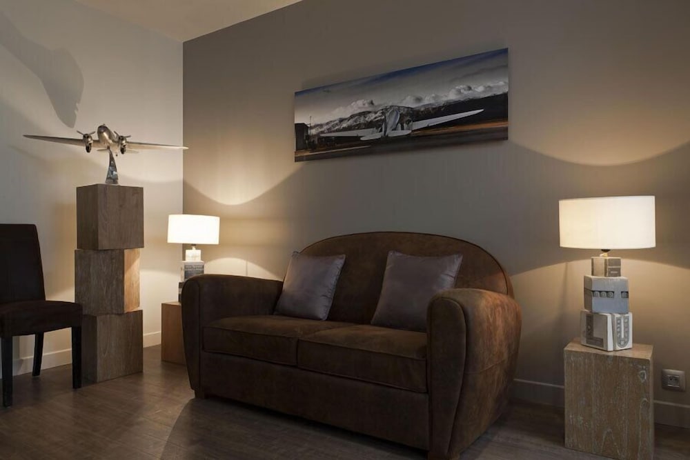 

Catania - Nanterre - Hotel Douglas