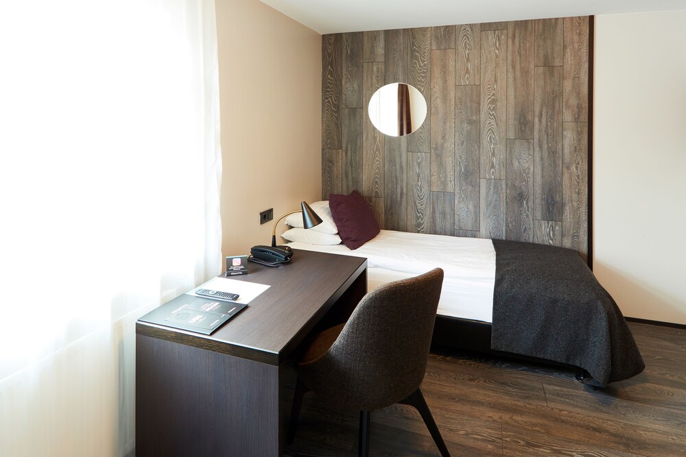 

Bari - Húsavík - Fosshotel Husavik