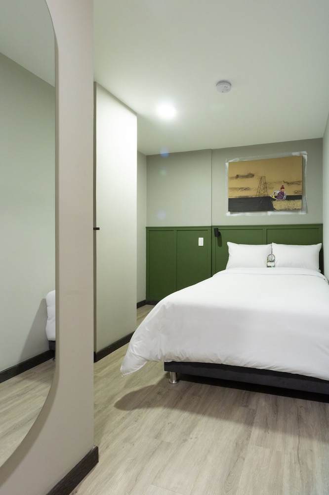 

Napoli - Bogota - Bon 17 Hotel