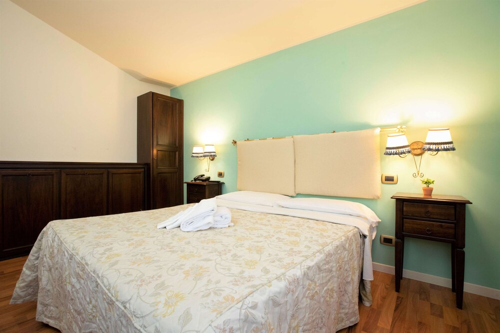 

Palermo - Siena - Hotel Arcobaleno Siena